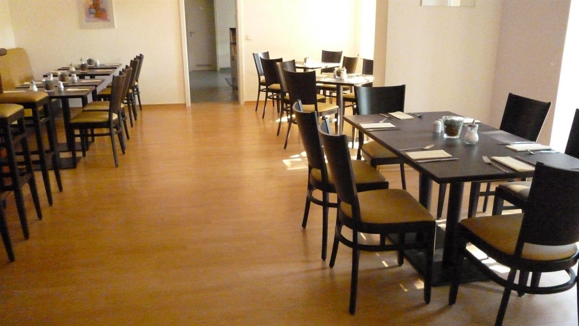 Hotel Und Restaurant Kranichsberg Woltersdorf  Exterior foto